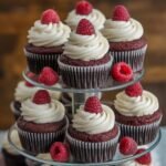 Easy Chocolate Raspberry Cupcakes (Perfect for Valentine’s Day!) 16 Chocolate Raspberry Cupcakes